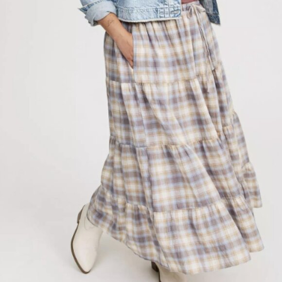 TORRID LUCK PLAID WHISPER WHITE MAXI TIERED SKIRT 2 2X 18 20 - Picture 1 of 7